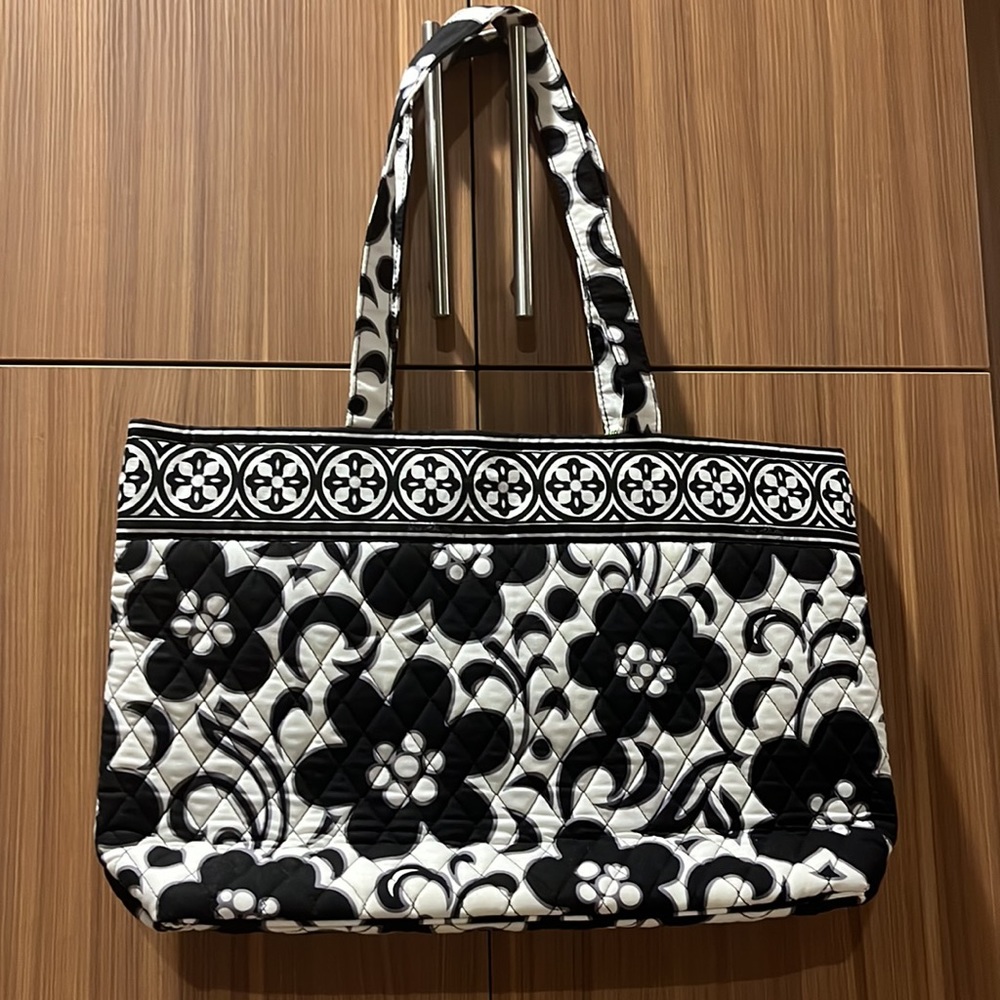 Vera Bradley Bag - Picture 2 of 4